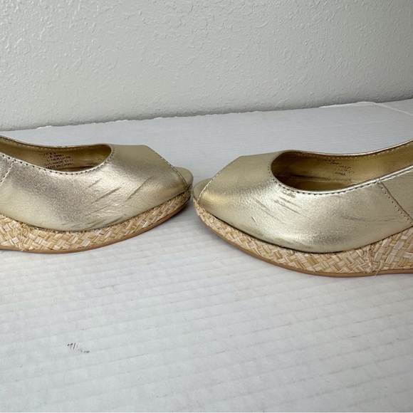 Lilly Pulitzer gigi gold metallic wedge sandal heels singback 8.5 - Picture 10 of 13